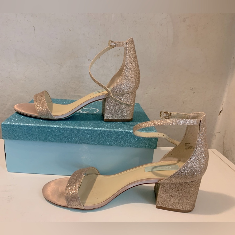 Betsey Johnson Gold Glitter Heels - 10